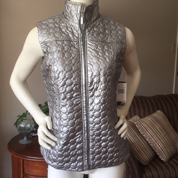 NWT Fresh puffer vest - Picture 2 of 7